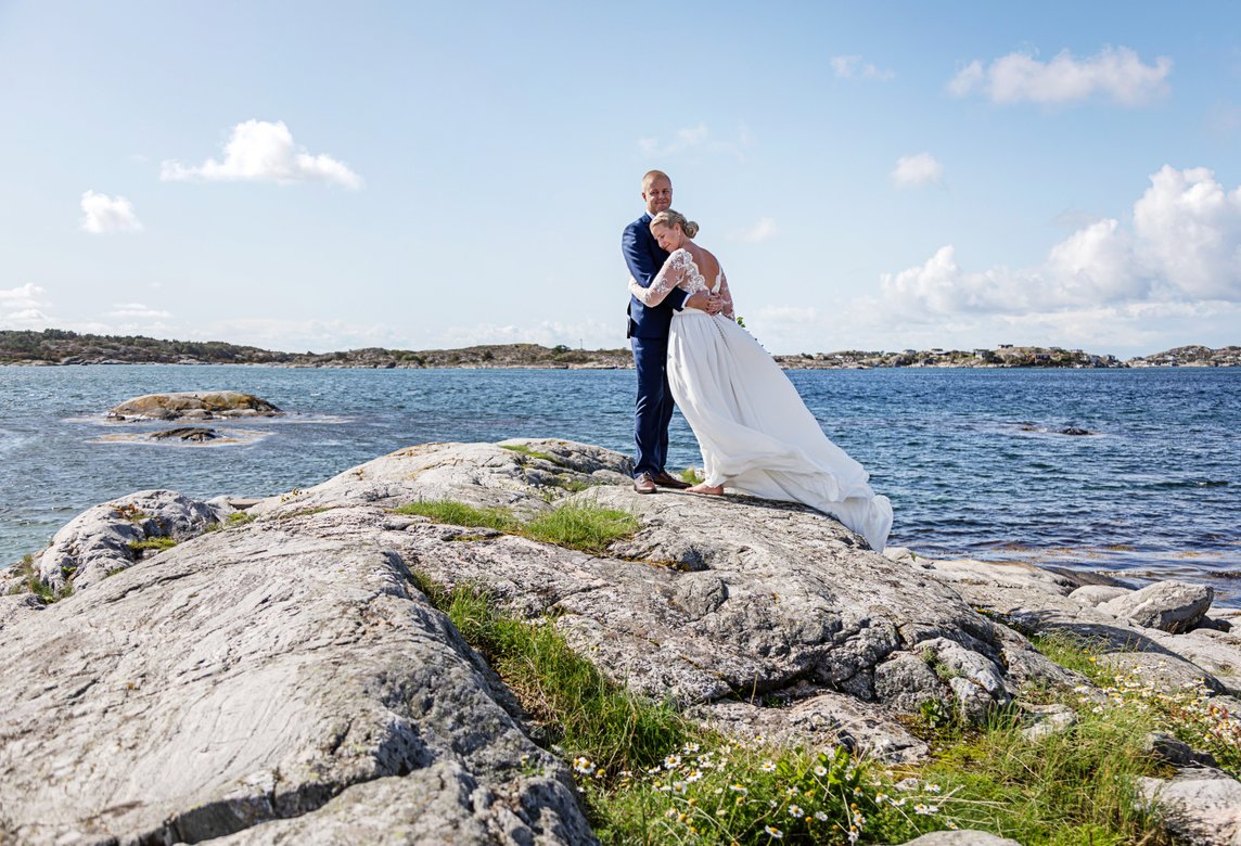 Bröllopsfoto, Donsö, klippor, hav, skärgård. Bröllopsfotograf Åsa Lännerström Göteborg